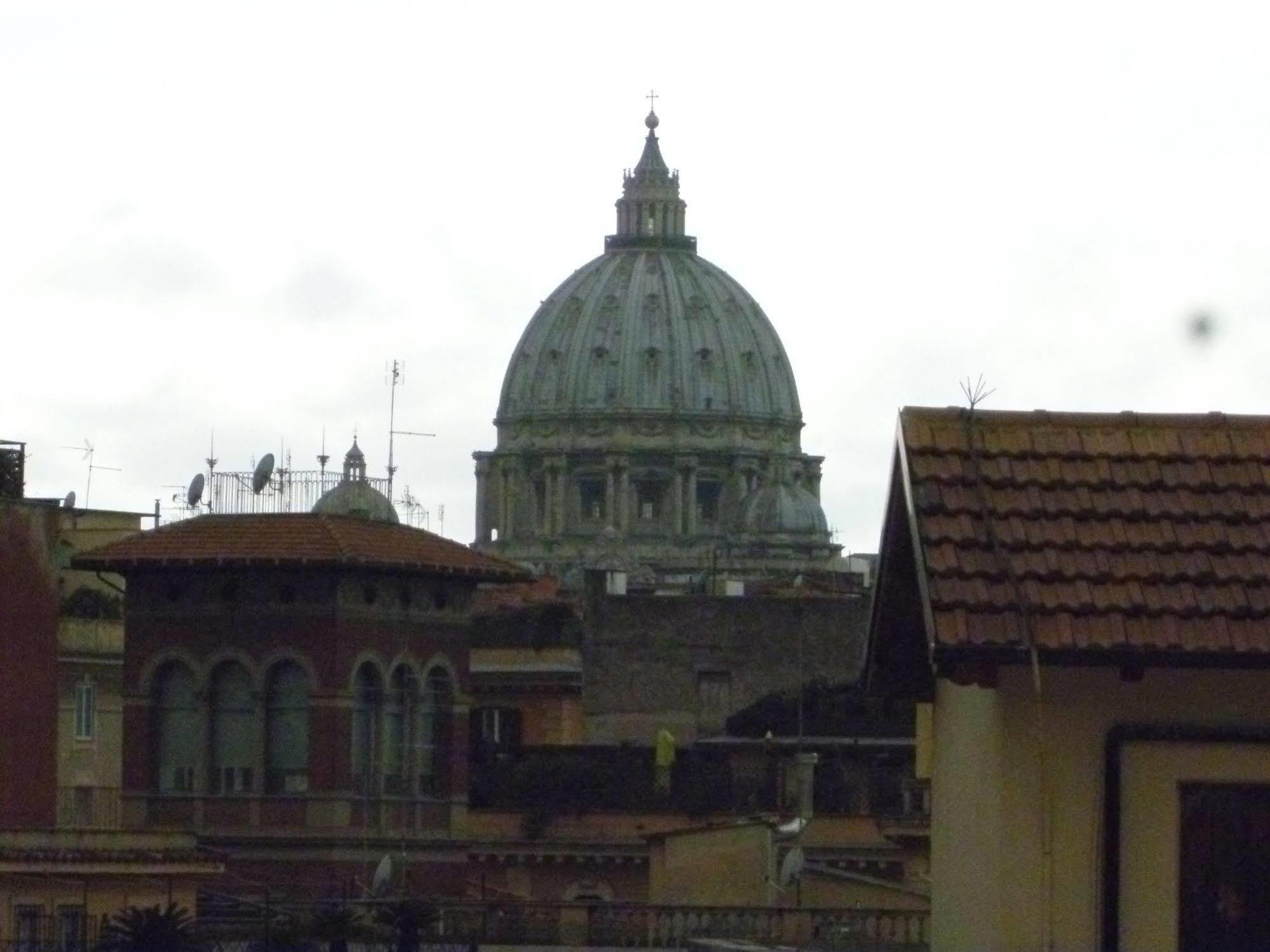 San Pietro Arte In Suite Рим Екстериор снимка